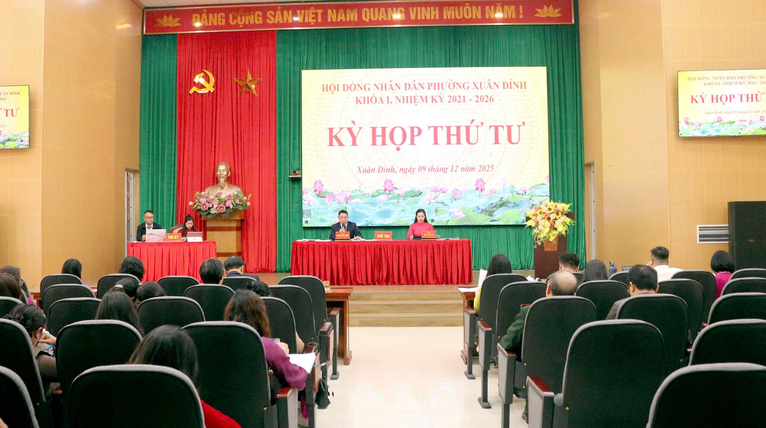 Kỳ họp thứ 4 HĐND phường Xuân Đỉnh: Thống nhất 15 chỉ tiêu và 3 khâu đột phá năm 2026 Kỳ họp thứ 4 HĐND phường Xuân Đỉnh: Thống nhất 15 chỉ tiêu và 3 khâu đột phá năm 2026