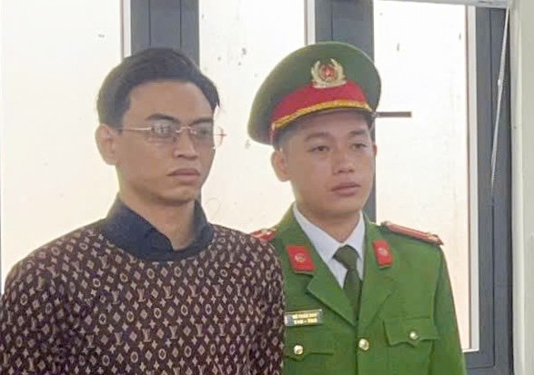 Bắt tạm giam đối tượng có biệt danh "Tổng Tài" chỉ đạo đánh người tại quán cà phê