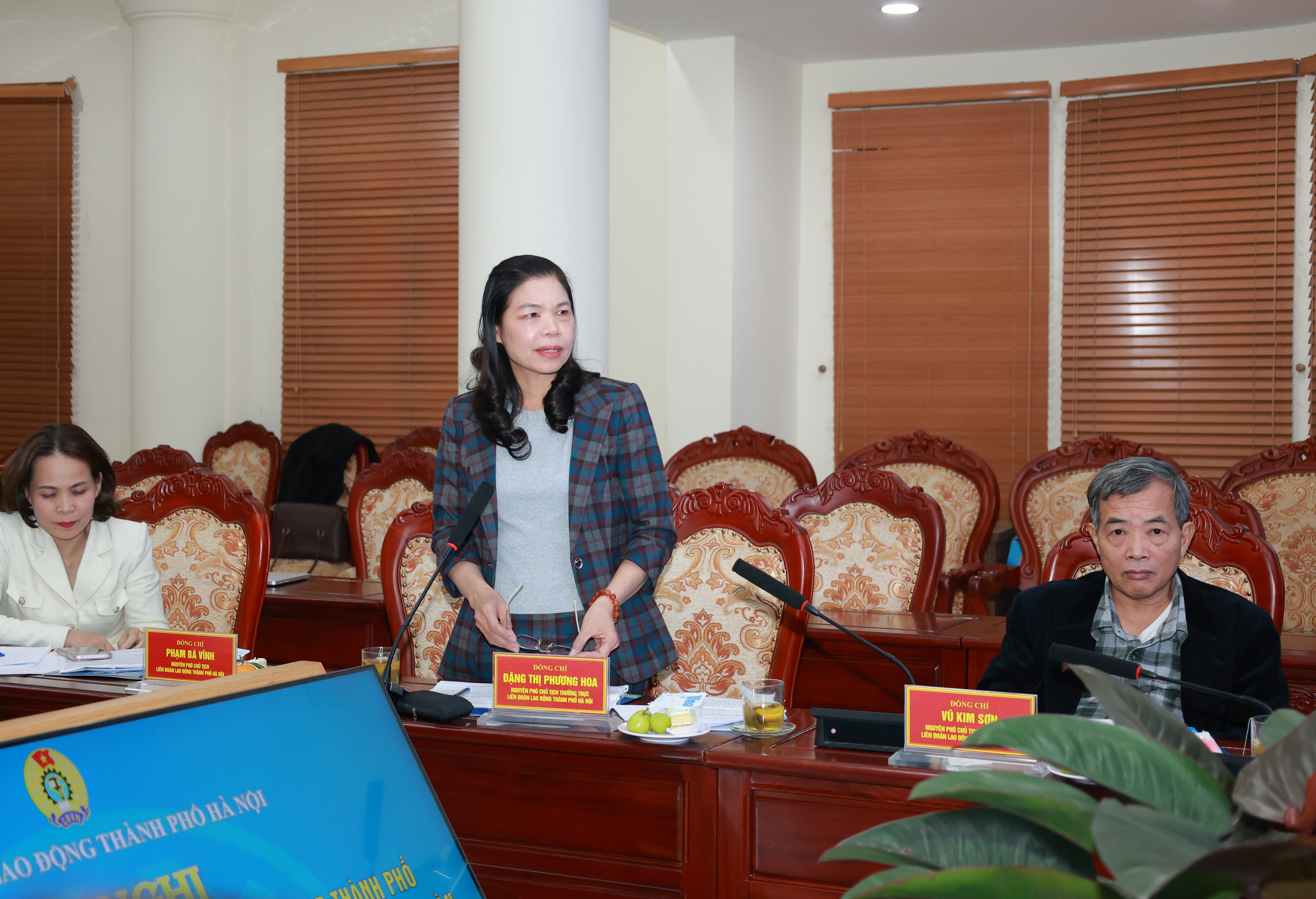 Nhiều ý kiến tâm huyết, trách nhiệm đóng góp vào dự thảo báo cáo chính trị Đại hội Công đoàn thành phố Hà Nội lần thứ XVIII Nhiều ý kiến tâm huyết, trách nhiệm đóng góp vào dự thảo báo cáo chính trị Đại hội Công đoàn thành phố Hà Nội lần thứ XVIII