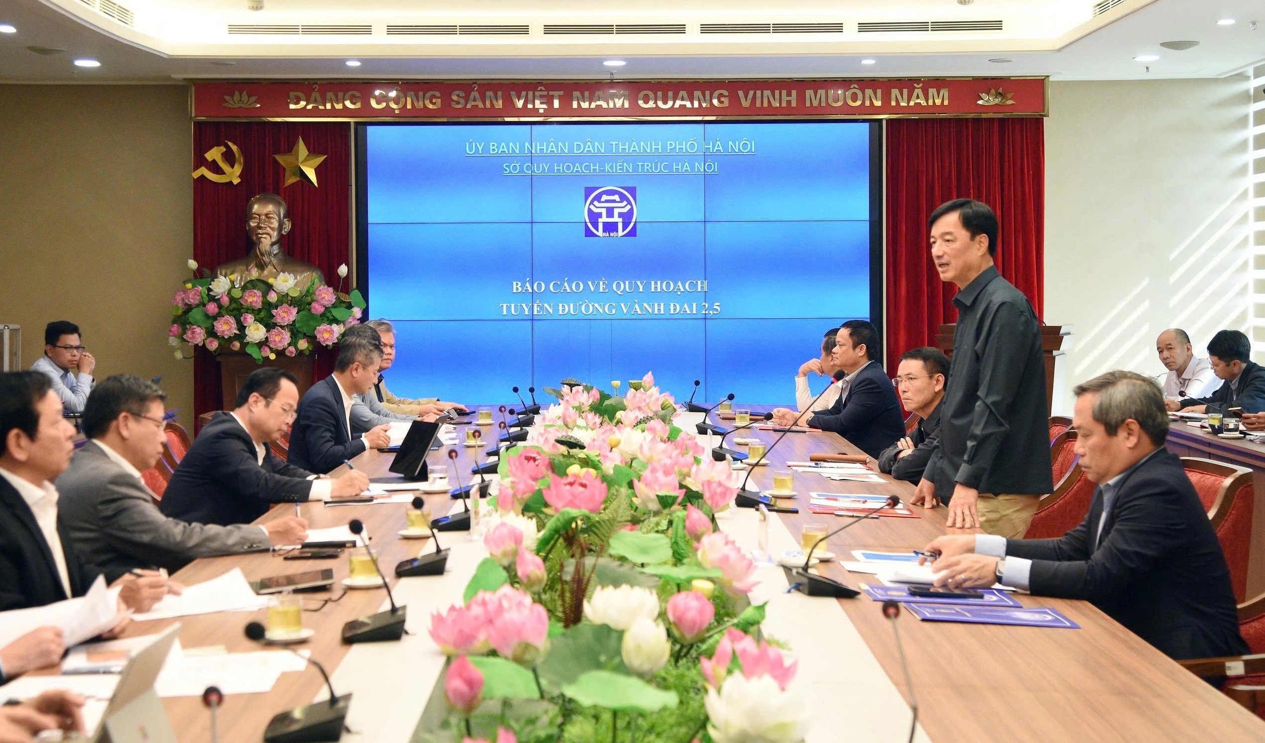 Tập trung tháo gỡ khó khăn trong triển khai dự án tuyến đường Vành đai 2.5