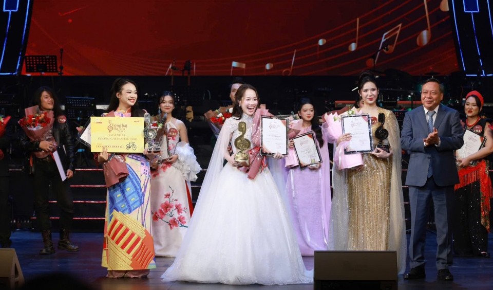 Đào Lê Phương Chi đoạt giải Quán quân Tiếng hát Hà Nội 2025