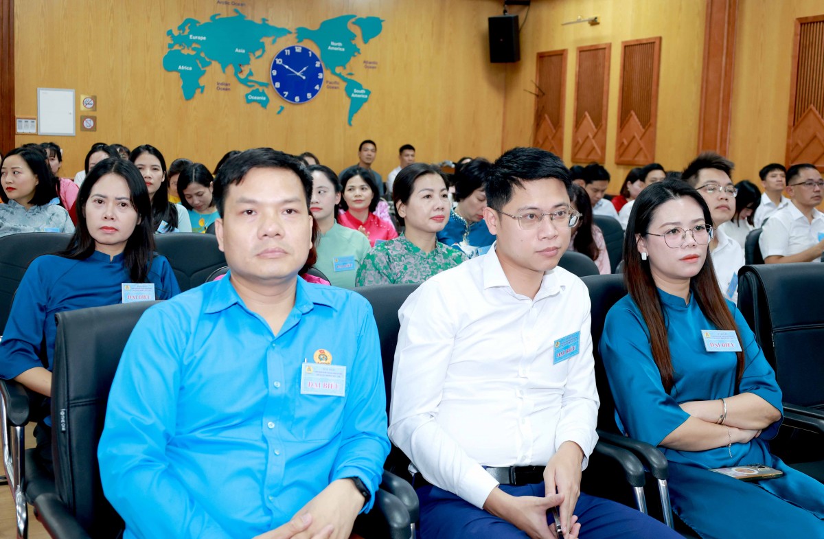 TRỰC TUYẾN: Đại hội Công đoàn Bệnh viện Đa khoa Hà Đông lần thứ XVII, nhiệm kỳ 2025 - 2030