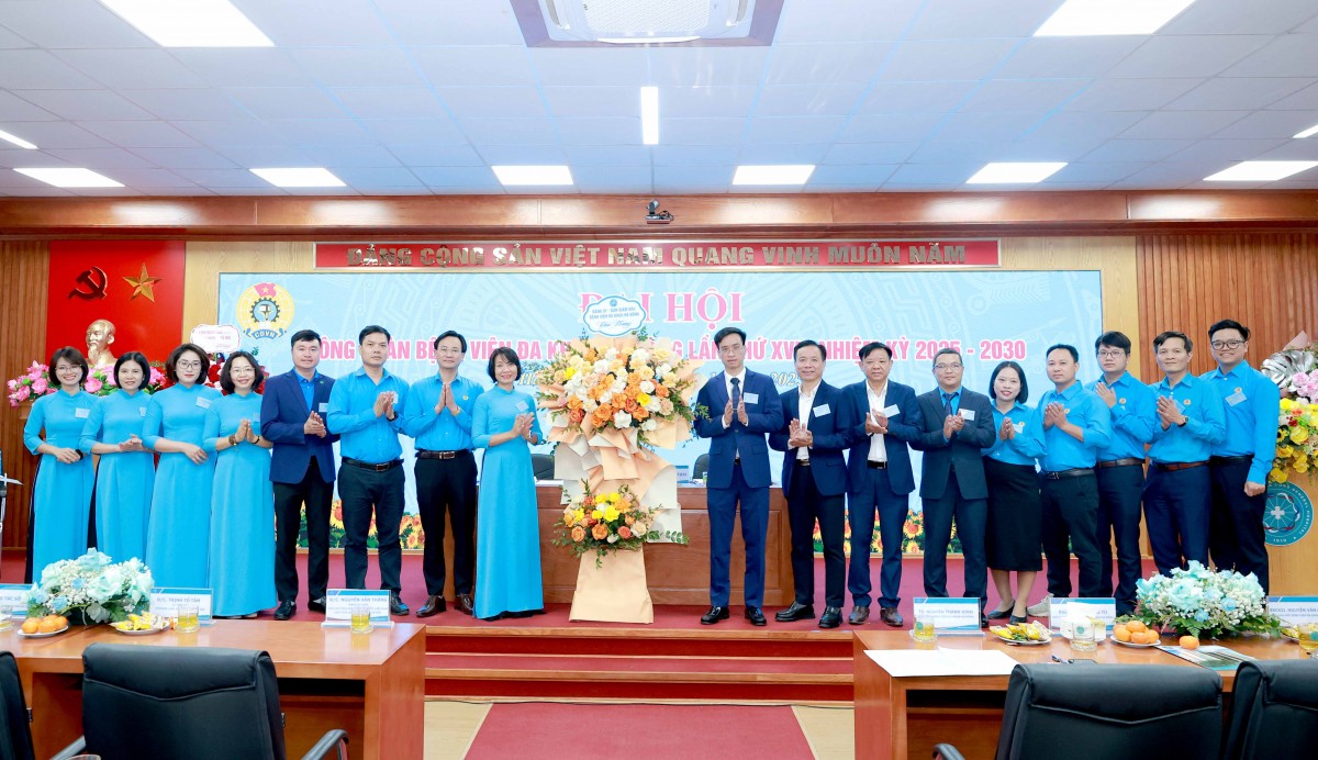 TRỰC TUYẾN: Đại hội Công đoàn Bệnh viện Đa khoa Hà Đông lần thứ XVII, nhiệm kỳ 2025   2030