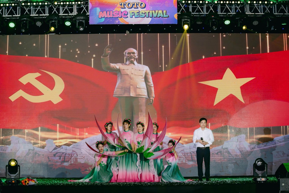 Sôi nổi Hội diễn văn nghệ Công ty TNHH TOTO Việt Nam Sôi nổi Hội diễn văn nghệ Công ty TNHH TOTO Việt Nam