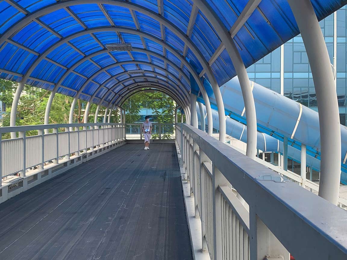 Hà Nội phân luồng giao thông để di chuyển, lắp đặt cầu đi bộ trên đường Xuân Thủy Hà Nội phân luồng giao thông để di chuyển, lắp đặt cầu đi bộ trên đường Xuân Thủy