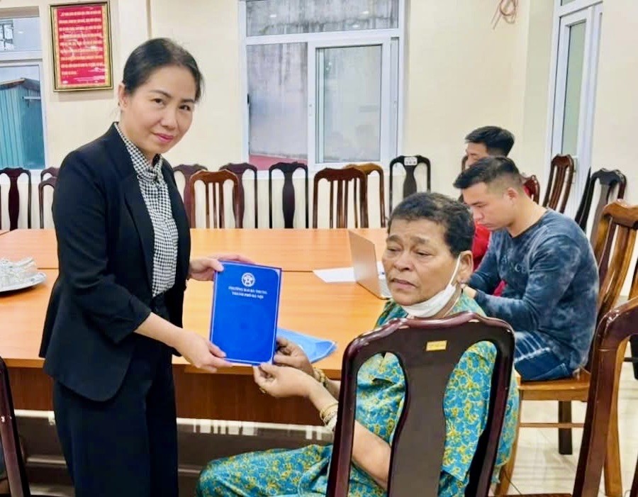 Phường Hai Bà Trưng hỗ trợ khẩn cấp các nạn nhân vụ hỏa hoạn tại 168 Lò Đúc Phường Hai Bà Trưng hỗ trợ khẩn cấp các nạn nhân vụ hỏa hoạn tại 168 Lò Đúc