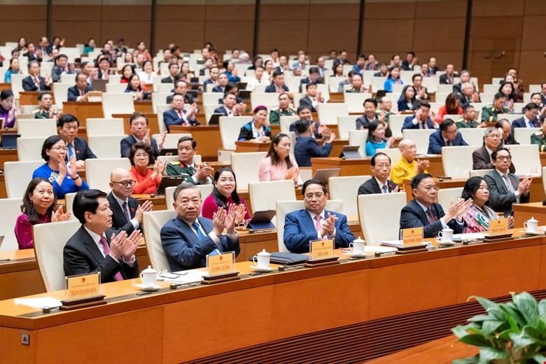 Tiếp tục thi đua lập thành tích chào mừng Đại hội XIV của Đảng Tiếp tục thi đua lập thành tích chào mừng Đại hội XIV của Đảng