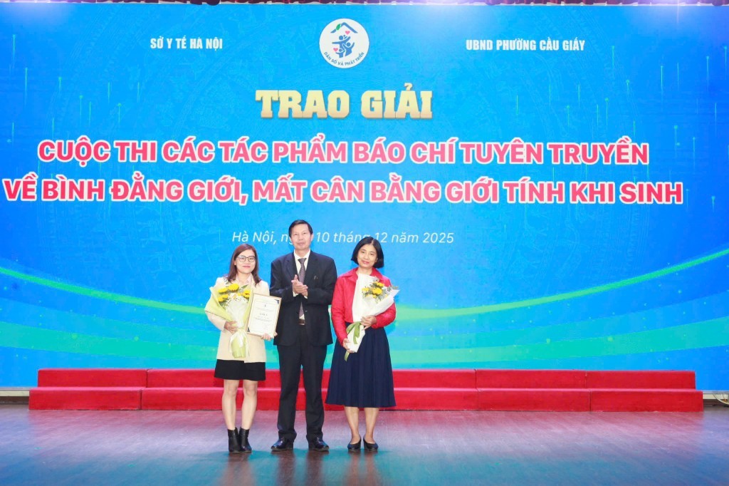 Đầu tư cho công tác dân số là đầu tư cho phát triển bền vững Đầu tư cho công tác dân số là đầu tư cho phát triển bền vững