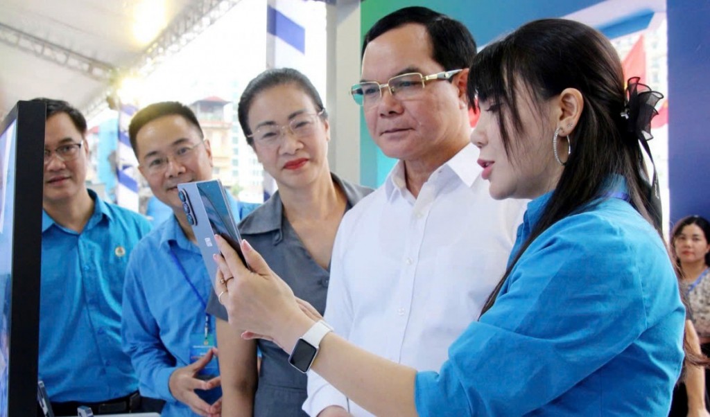 Phát động đoàn viên, người lao động thi đua đổi mới sáng tạo, chuyển đổi số