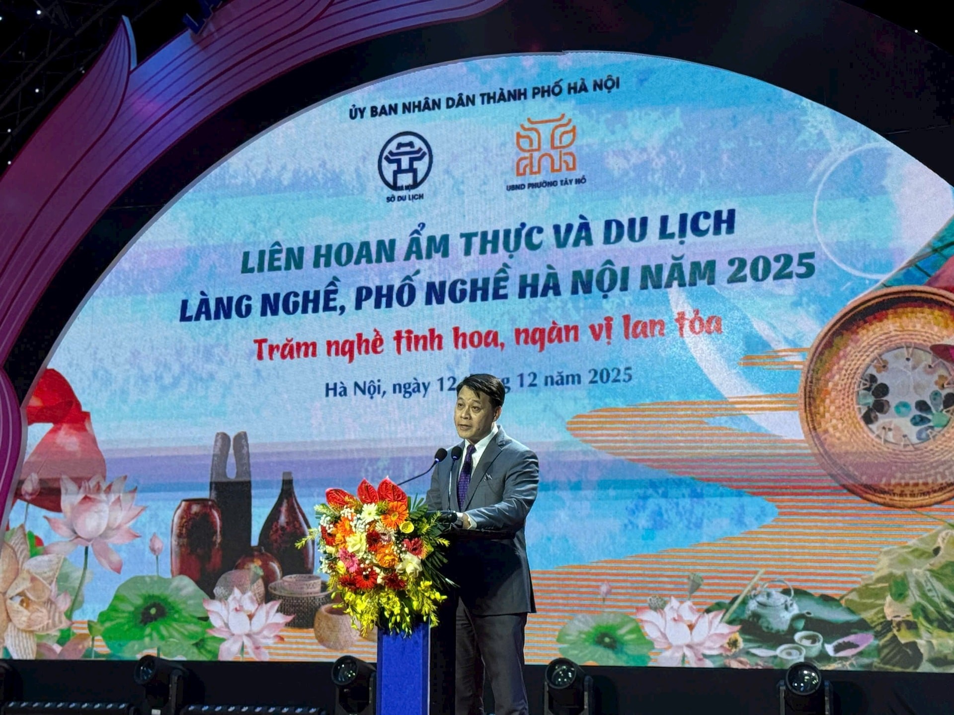 Khai mạc Liên hoan Ẩm thực và Du lịch làng nghề, phố nghề Hà Nội năm 2025 Khai mạc Liên hoan Ẩm thực và Du lịch làng nghề, phố nghề Hà Nội năm 2025