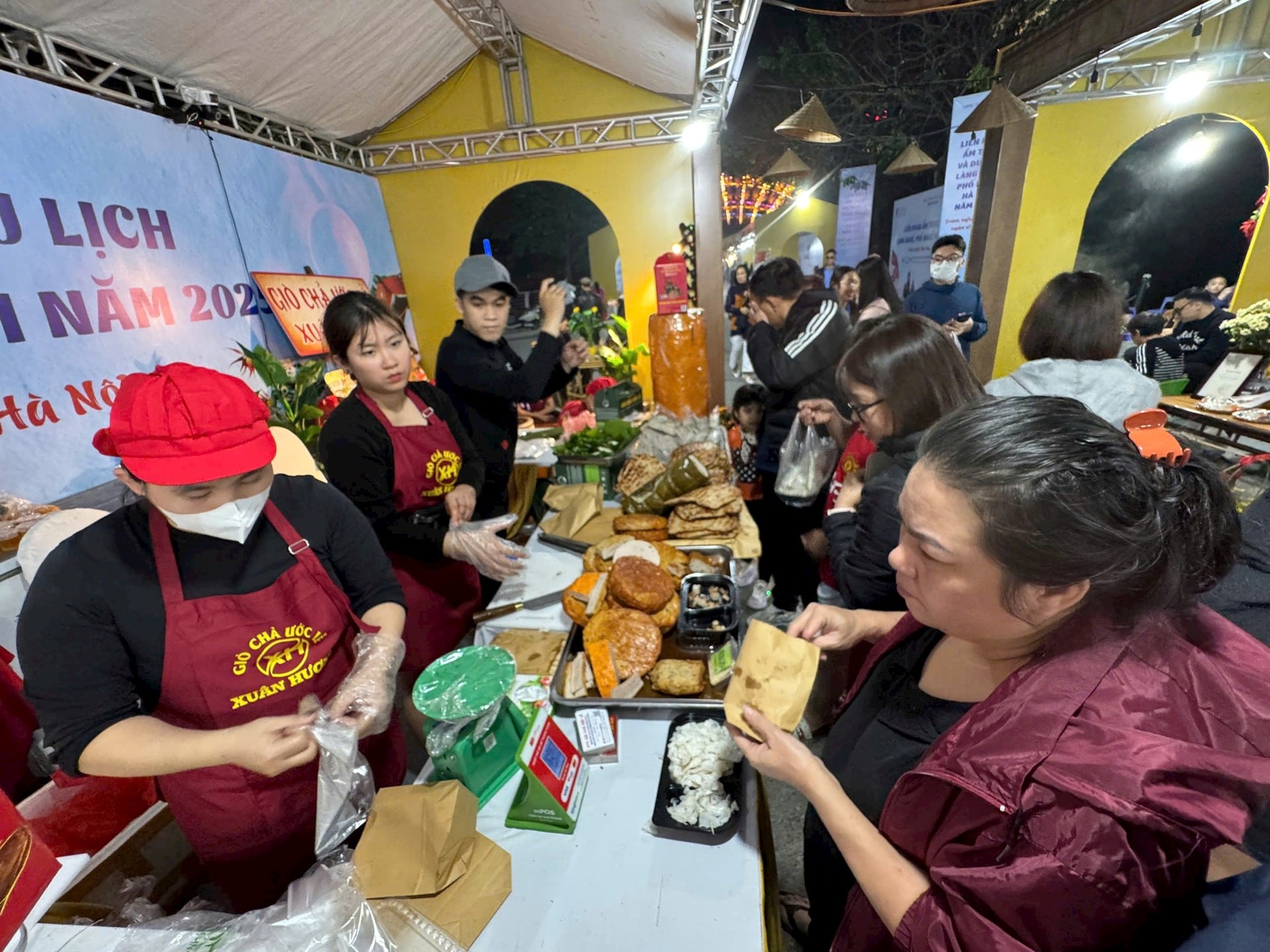 Khai mạc Liên hoan Ẩm thực và Du lịch làng nghề, phố nghề Hà Nội năm 2025 Khai mạc Liên hoan Ẩm thực và Du lịch làng nghề, phố nghề Hà Nội năm 2025