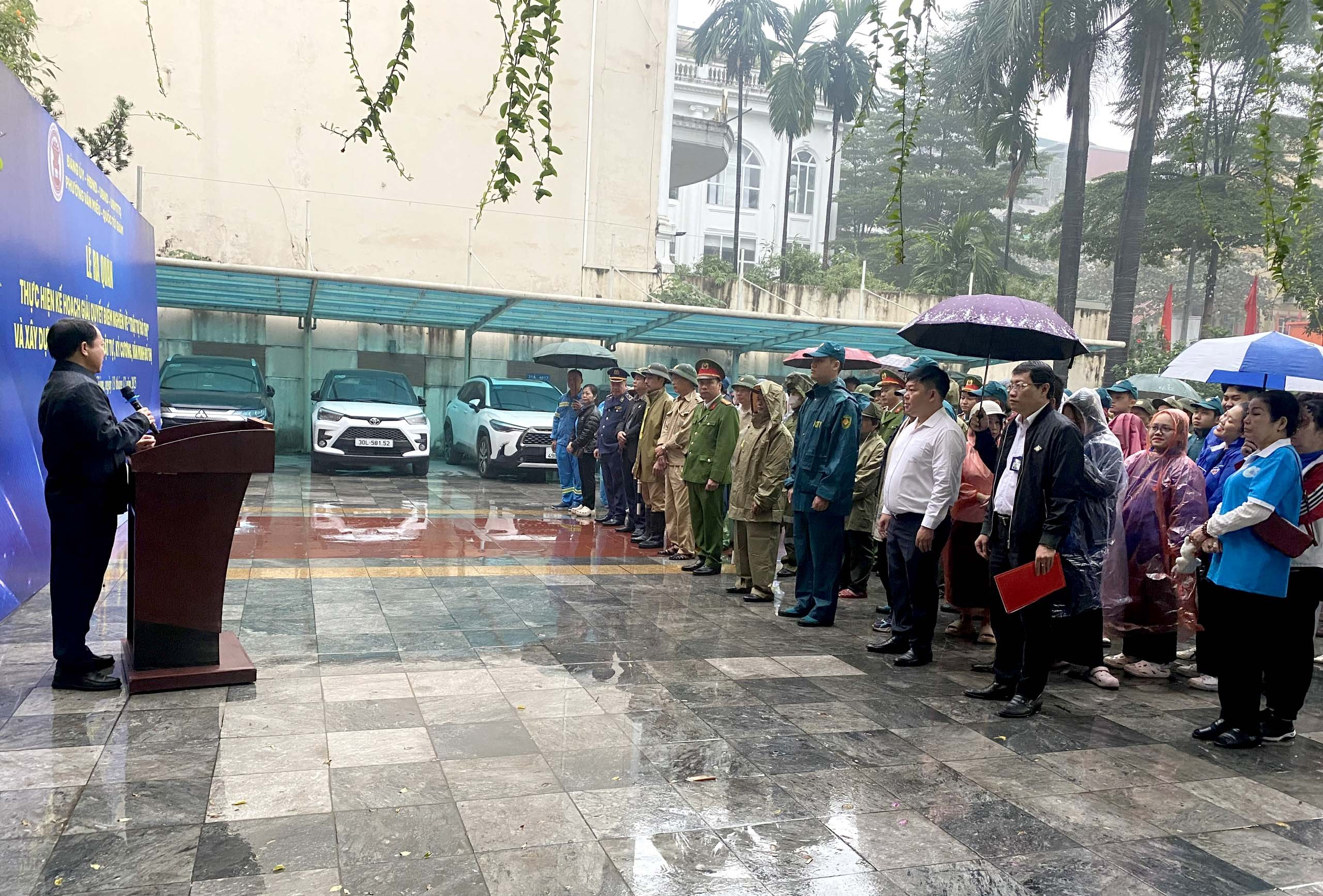 Phường Văn Miếu - Quốc Tử Giám ra quân giải quyết “điểm nghẽn” trật tự đô thị, hướng tới xây dựng đô thị văn minh