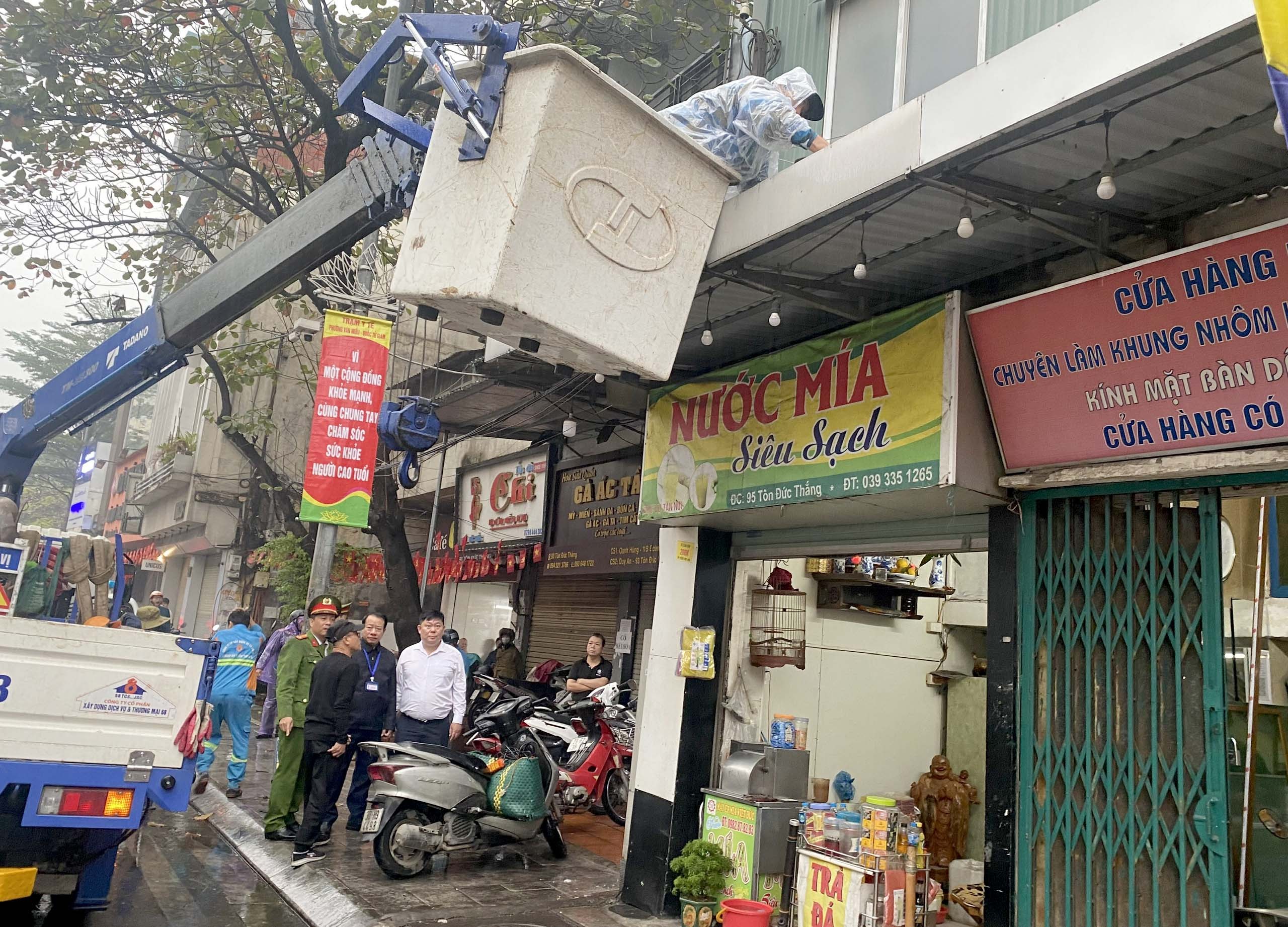 Phường Văn Miếu - Quốc Tử Giám ra quân giải quyết “điểm nghẽn” trật tự đô thị, hướng tới xây dựng đô thị văn minh