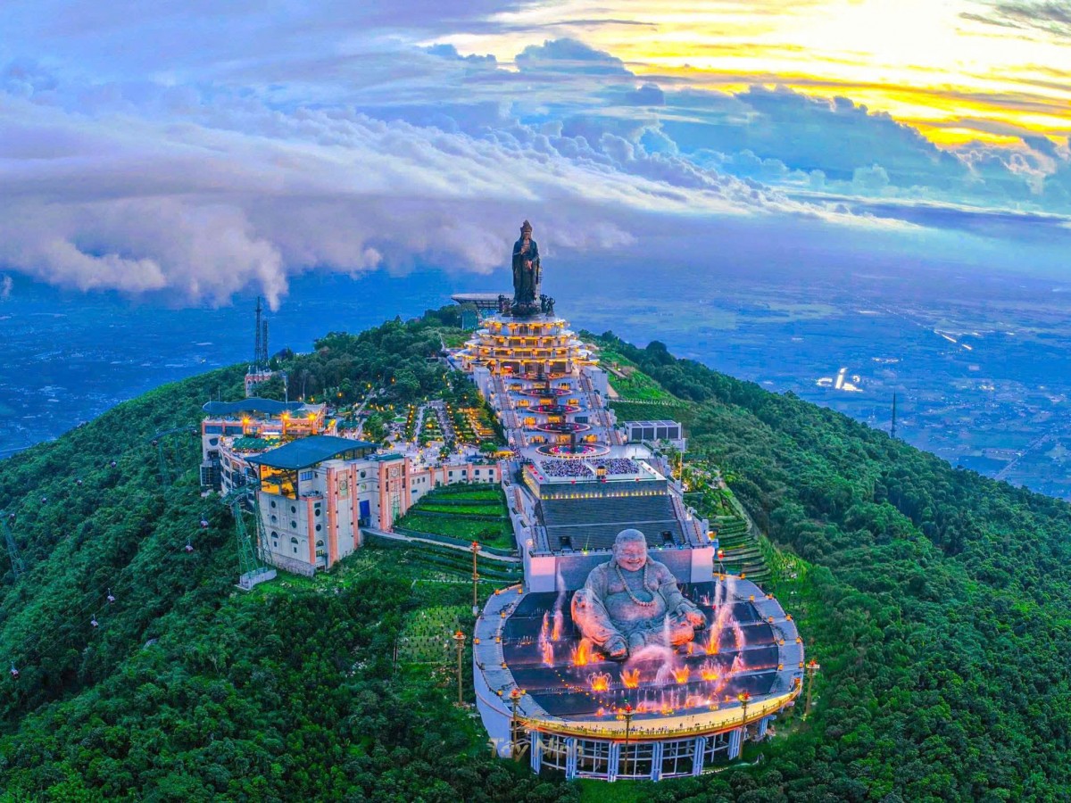 Ngày 29/12 sẽ diễn ra Lễ An vị Tôn Tượng Đức Phật Câu Na Hàm trên núi Bà Đen Ngày 29/12 sẽ diễn ra Lễ An vị Tôn Tượng Đức Phật Câu Na Hàm trên núi Bà Đen