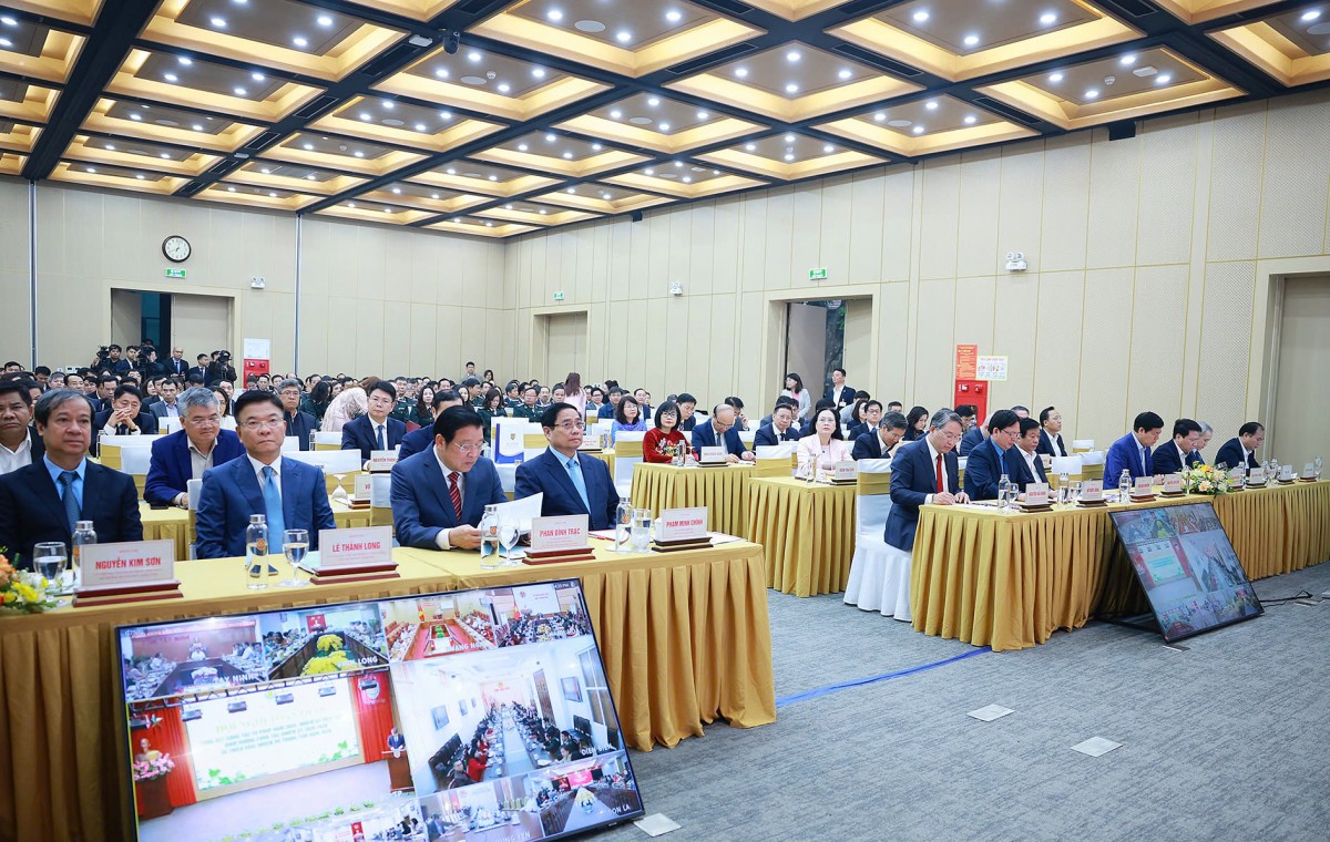 Thủ tướng Chính phủ nêu 3 định hướng chiến lược, 6 nhiệm vụ trọng tâm cho ngành Tư pháp Thủ tướng Chính phủ nêu 3 định hướng chiến lược, 6 nhiệm vụ trọng tâm cho ngành Tư pháp