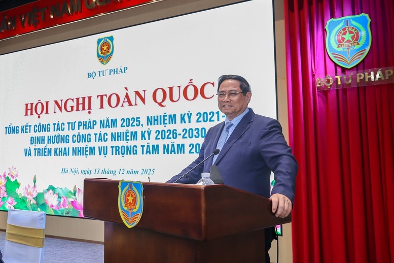 Thủ tướng Chính phủ nêu 3 định hướng chiến lược, 6 nhiệm vụ trọng tâm cho ngành Tư pháp Thủ tướng Chính phủ nêu 3 định hướng chiến lược, 6 nhiệm vụ trọng tâm cho ngành Tư pháp