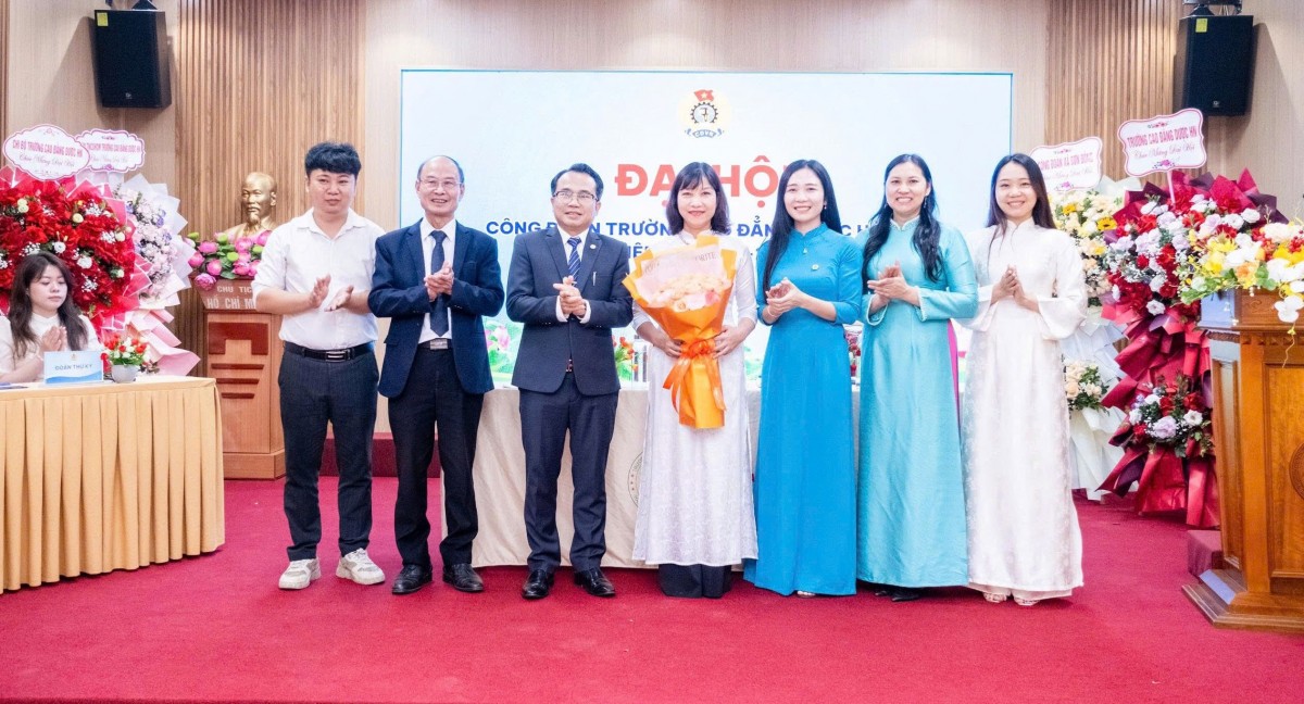 Đại hội Công đoàn Trường Cao đẳng Dược Hà Nội thành công tốt đẹp Đại hội Công đoàn Trường Cao đẳng Dược Hà Nội thành công tốt đẹp