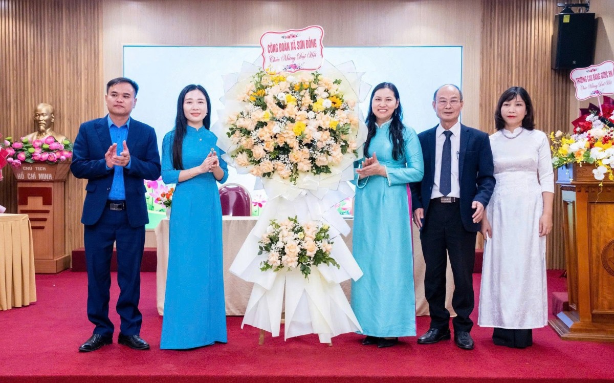 Đại hội Công đoàn Trường Cao đẳng Dược Hà Nội thành công tốt đẹp Đại hội Công đoàn Trường Cao đẳng Dược Hà Nội thành công tốt đẹp