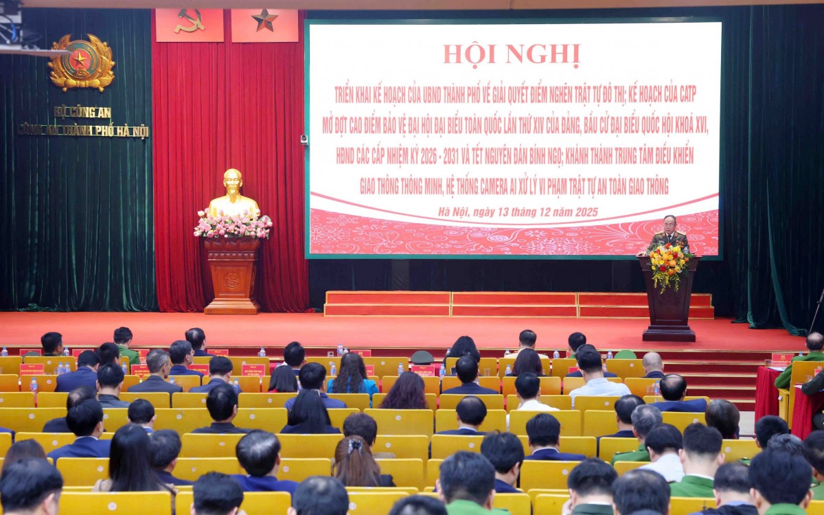 Công an Hà Nội mở đợt cao điểm tấn công, trấn áp tội phạm bảo vệ tuyệt đối Đại hội Đảng XIV và Tết Bính Ngọ Công an Hà Nội mở đợt cao điểm tấn công, trấn áp tội phạm bảo vệ tuyệt đối Đại hội Đảng XIV và Tết Bính Ngọ