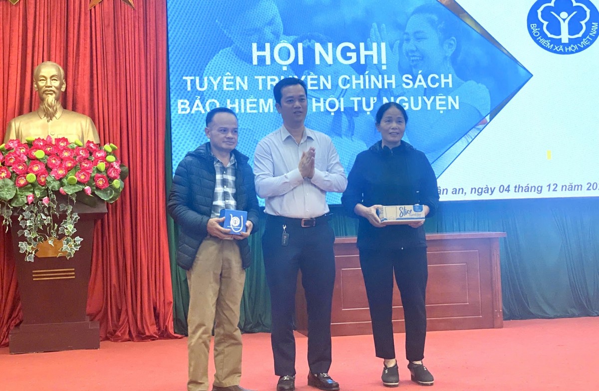 Hà Nội tăng mức hỗ trợ BHXH, BHYT: Bước đột phá trong bao phủ an sinh xã hội Hà Nội tăng mức hỗ trợ BHXH, BHYT: Bước đột phá trong bao phủ an sinh xã hội