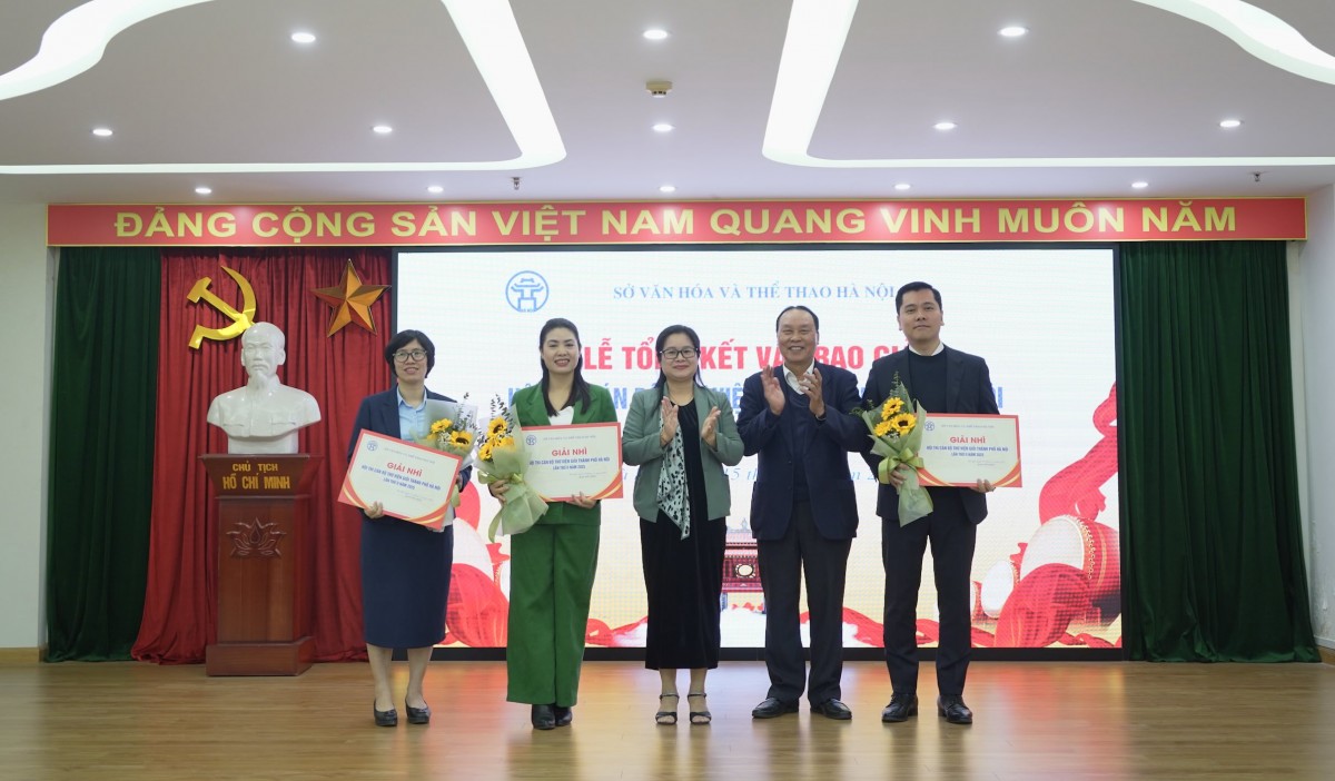 Tôn vinh những gương mặt cán bộ thư viện tiêu biểu Thủ đô năm 2025 Tôn vinh những gương mặt cán bộ thư viện tiêu biểu Thủ đô năm 2025