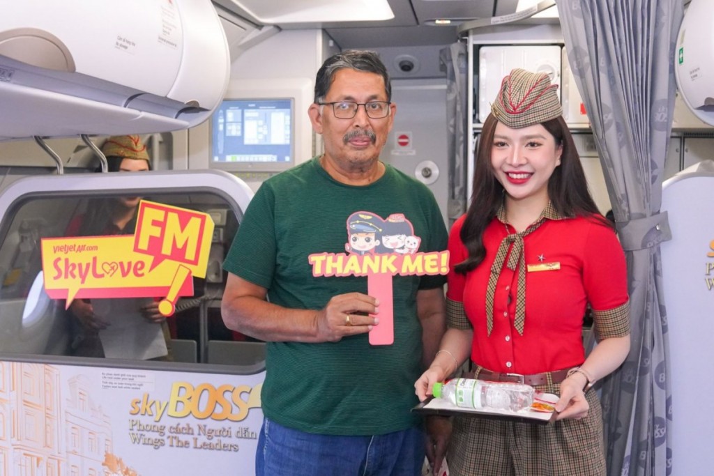 Biết ơn mình bằng hành trình trên mây: Những chuyến bay Vietjet lan tỏa thông điệp ý nghĩa mùa lễ hội Biết ơn mình bằng hành trình trên mây: Những chuyến bay Vietjet lan tỏa thông điệp ý nghĩa mùa lễ hội