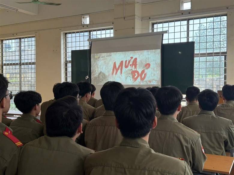 Sinh viên Trường Đại học Điện lực và hành trình lan tỏa tình yêu đất nước Sinh viên Trường Đại học Điện lực và hành trình lan tỏa tình yêu đất nước