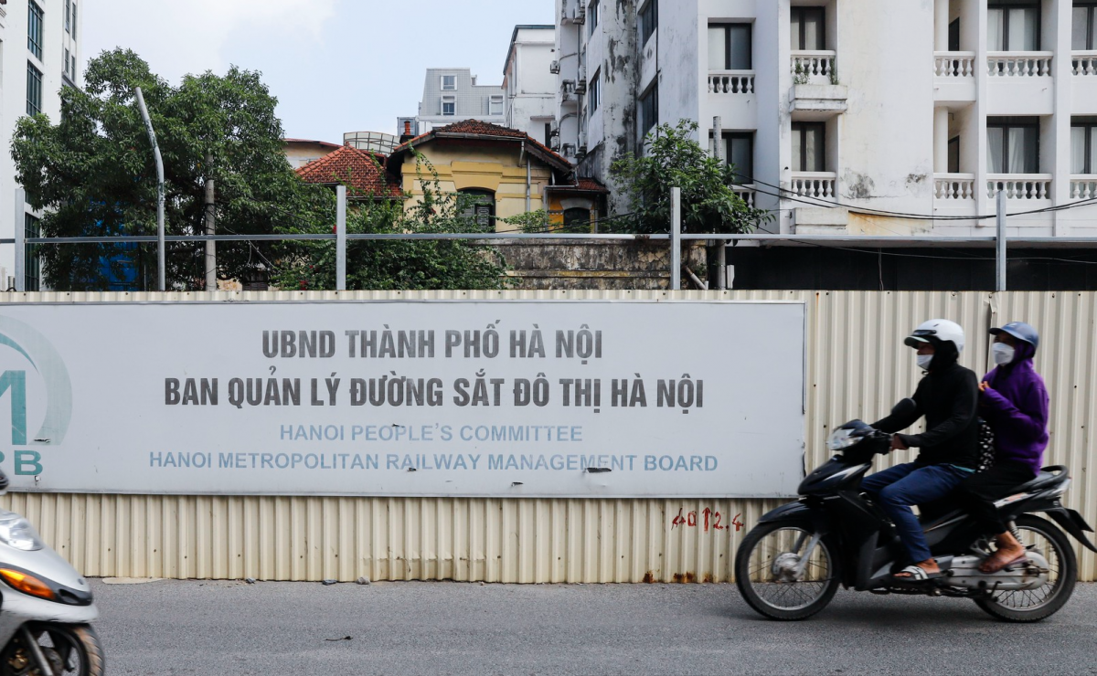 Hà Nội: Thu gọn rào chắn dự án metro Nhổn - ga Hà Nội để giảm ùn tắc giao thông Hà Nội: Thu gọn rào chắn dự án metro Nhổn - ga Hà Nội để giảm ùn tắc giao thông