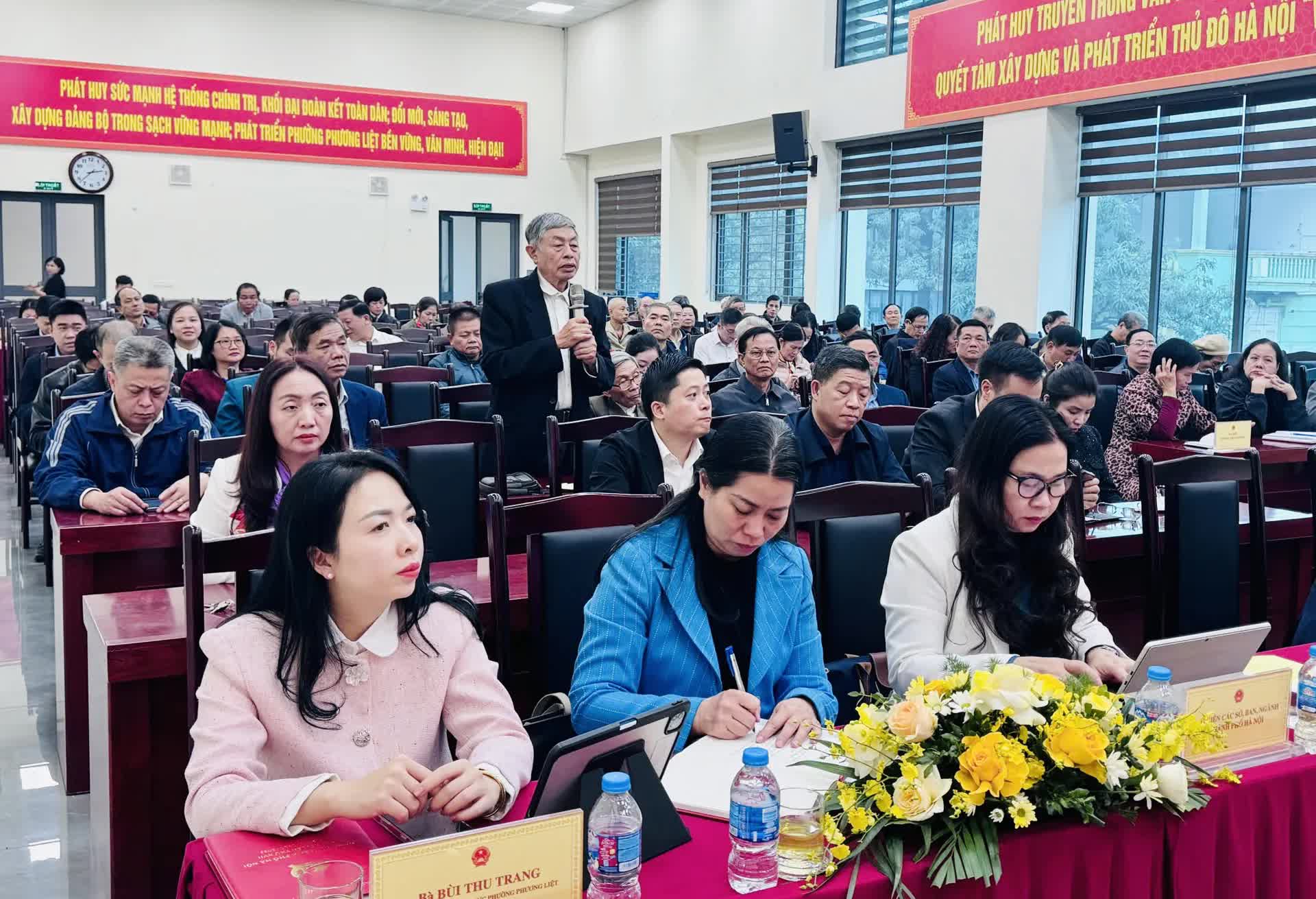 Cử tri kiến nghị Thành phố tăng cường chỉ đạo quản lý vệ sinh môi trường Cử tri kiến nghị Thành phố tăng cường chỉ đạo quản lý vệ sinh môi trường