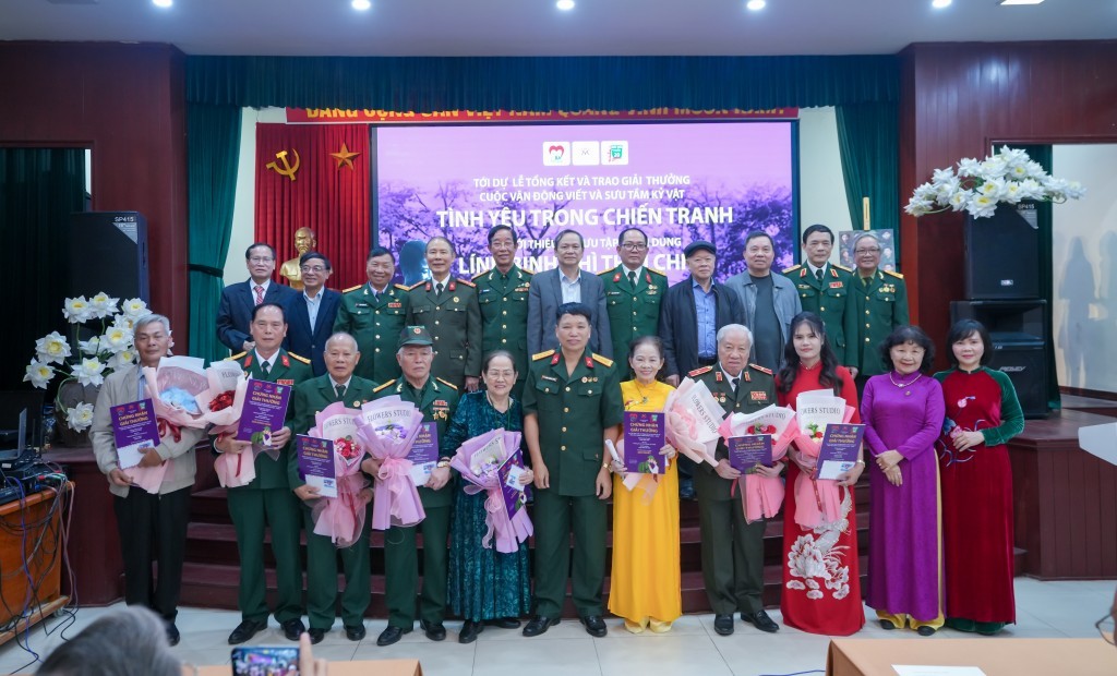 Trao giải Cuộc vận động viết và kể chuyện “Tình yêu trong chiến tranh”