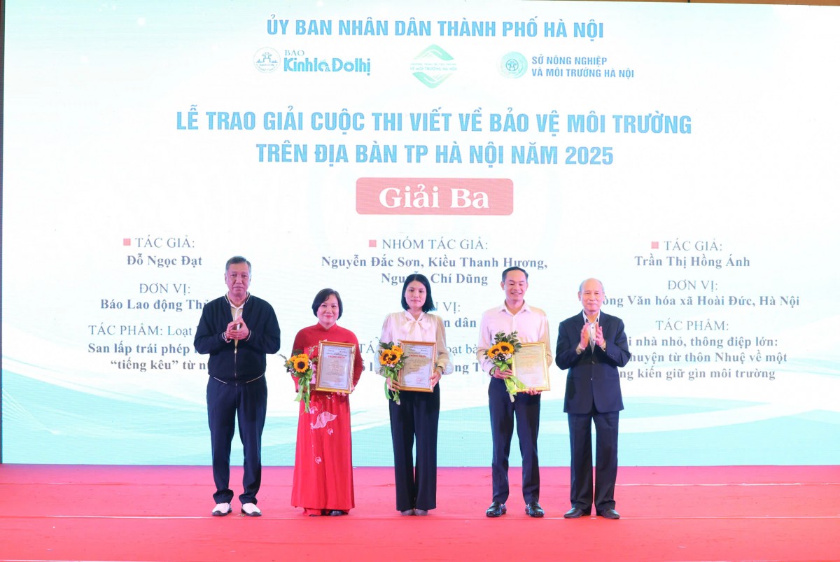 Báo Lao động Thủ đô đạt giải Ba cuộc thi viết “Bảo vệ môi trường trên địa bàn thành phố Hà Nội” năm 2025