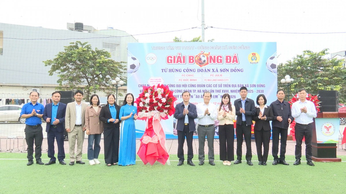 Sôi nổi Giải bóng đá tứ hùng Công đoàn xã Sơn Đồng