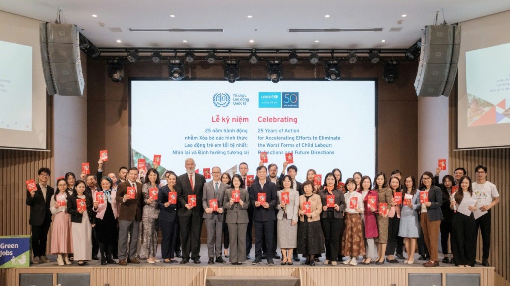 25 năm Công ước ILO 182: Việt Nam thúc đẩy chấm dứt lao động trẻ em 25 năm Công ước ILO 182: Việt Nam thúc đẩy chấm dứt lao động trẻ em