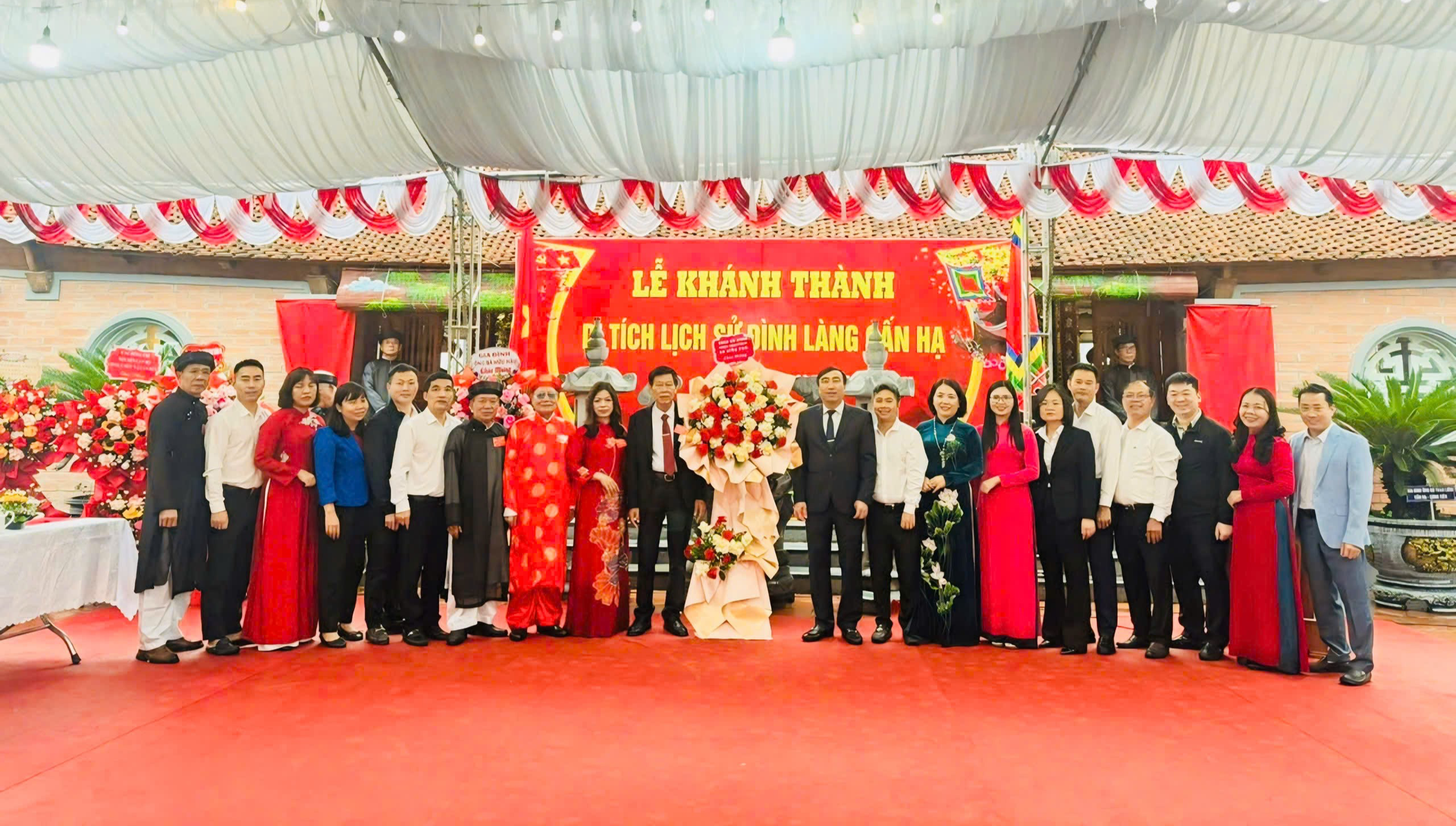 Thôn Cấn Hạ: Bí thư gương mẫu, Chi bộ vững mạnh, nhân dân đồng lòng