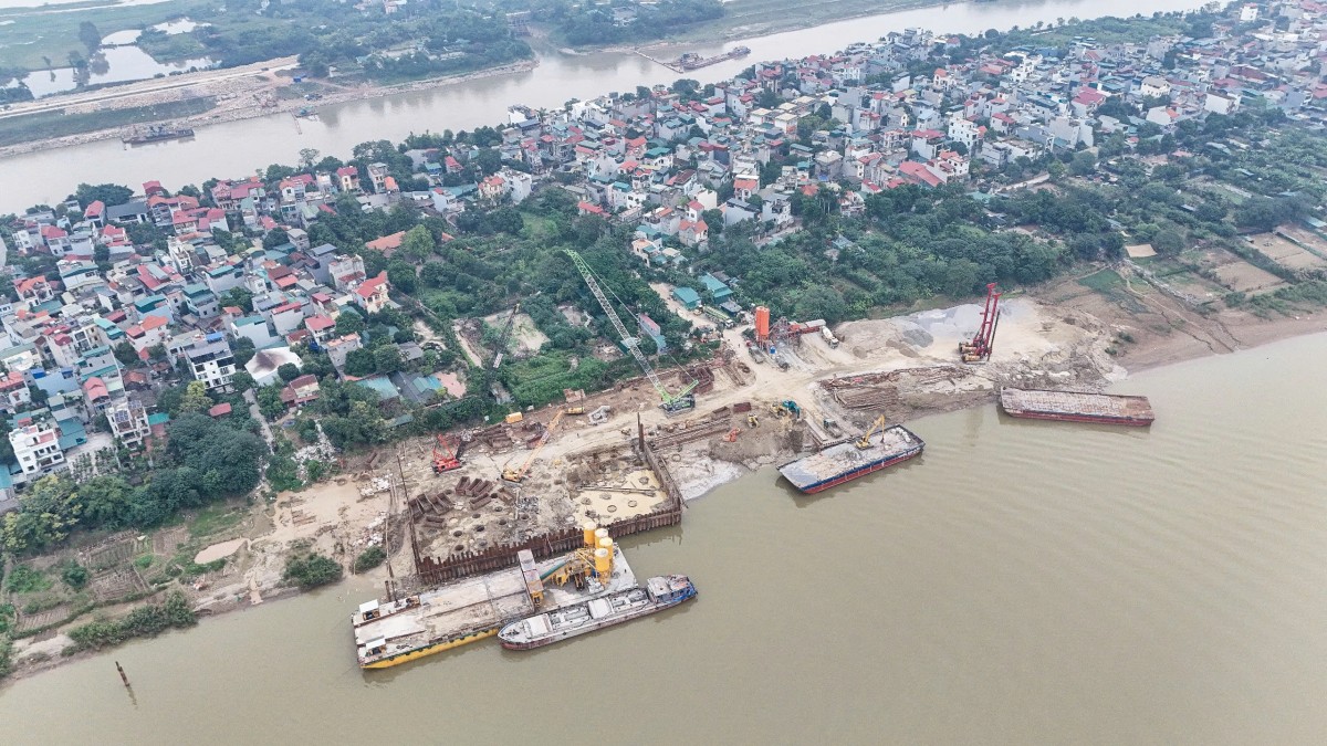 Hình cảnh cầu Tứ Liên gần 20.000 tỷ đồng sau 7 tháng thi công Hình cảnh cầu Tứ Liên gần 20.000 tỷ đồng sau 7 tháng thi công