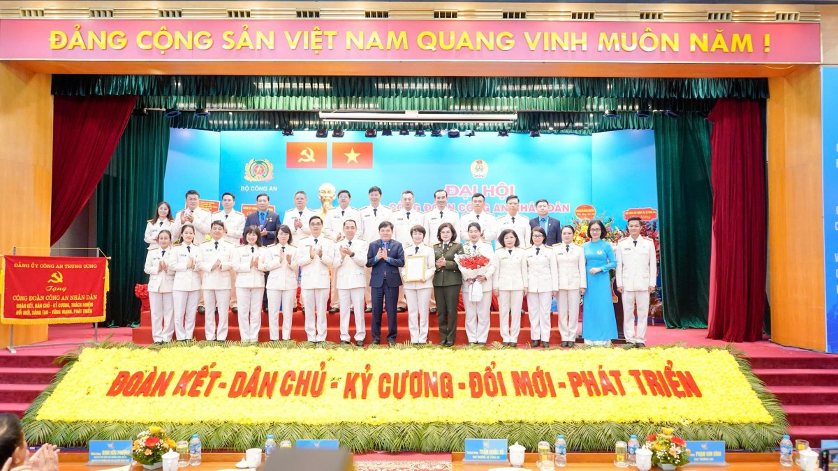 Đại hội Công đoàn Công an nhân dân lần thứ VII: Đổi mới hoạt động, xây dựng lực lượng hiện đại trong kỷ nguyên mới Đại hội Công đoàn CAND lần thứ VII: Đổi mới hoạt động, hướng tới lực lượng hiện đại