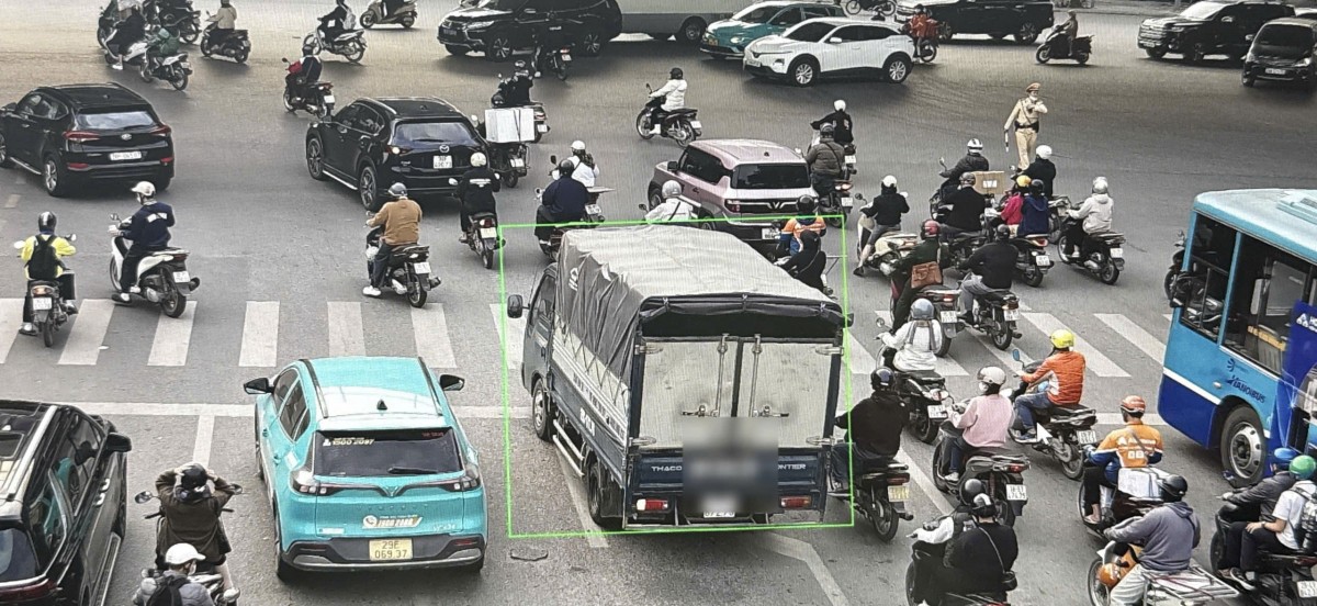 Hà Nội: Xe tải vi phạm khó thoát hệ thống camera AI Hà Nội: Xe tải vi phạm khó thoát hệ thống camera AI