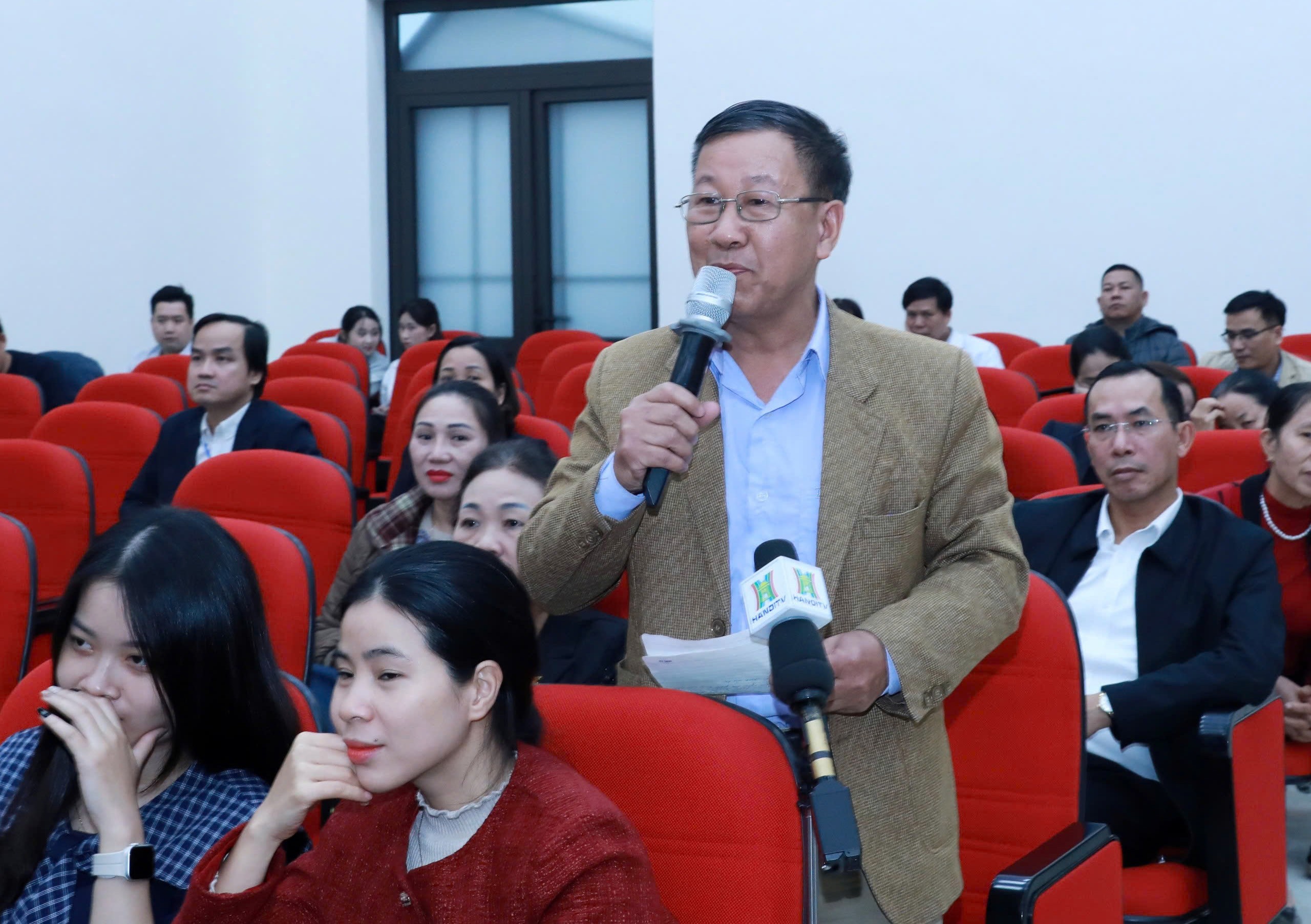 Chủ tịch UBND thành phố Hà Nội tiếp xúc cử tri đơn vị bầu cử số 5 sau Kỳ họp thứ 10, Quốc hội khóa XV