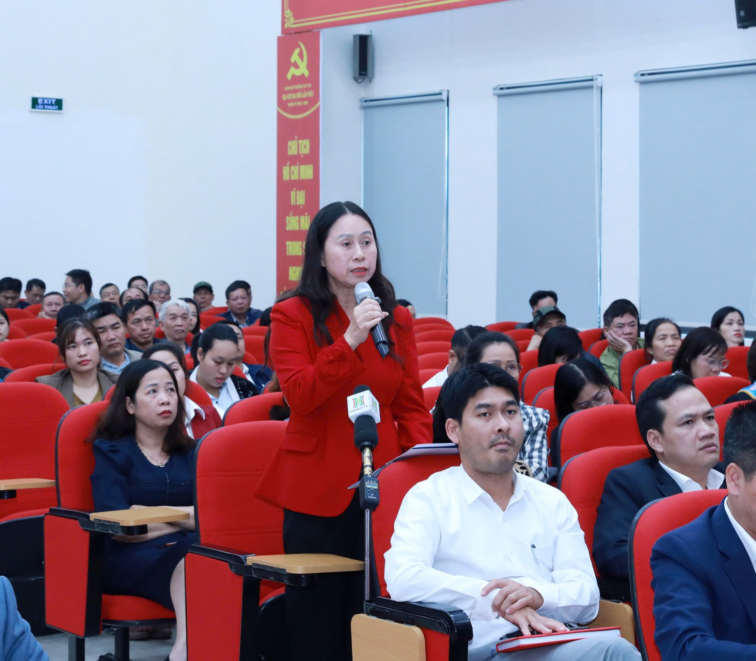 Chủ tịch UBND thành phố Hà Nội tiếp xúc cử tri đơn vị bầu cử số 5 sau Kỳ họp thứ 10, Quốc hội khóa XV