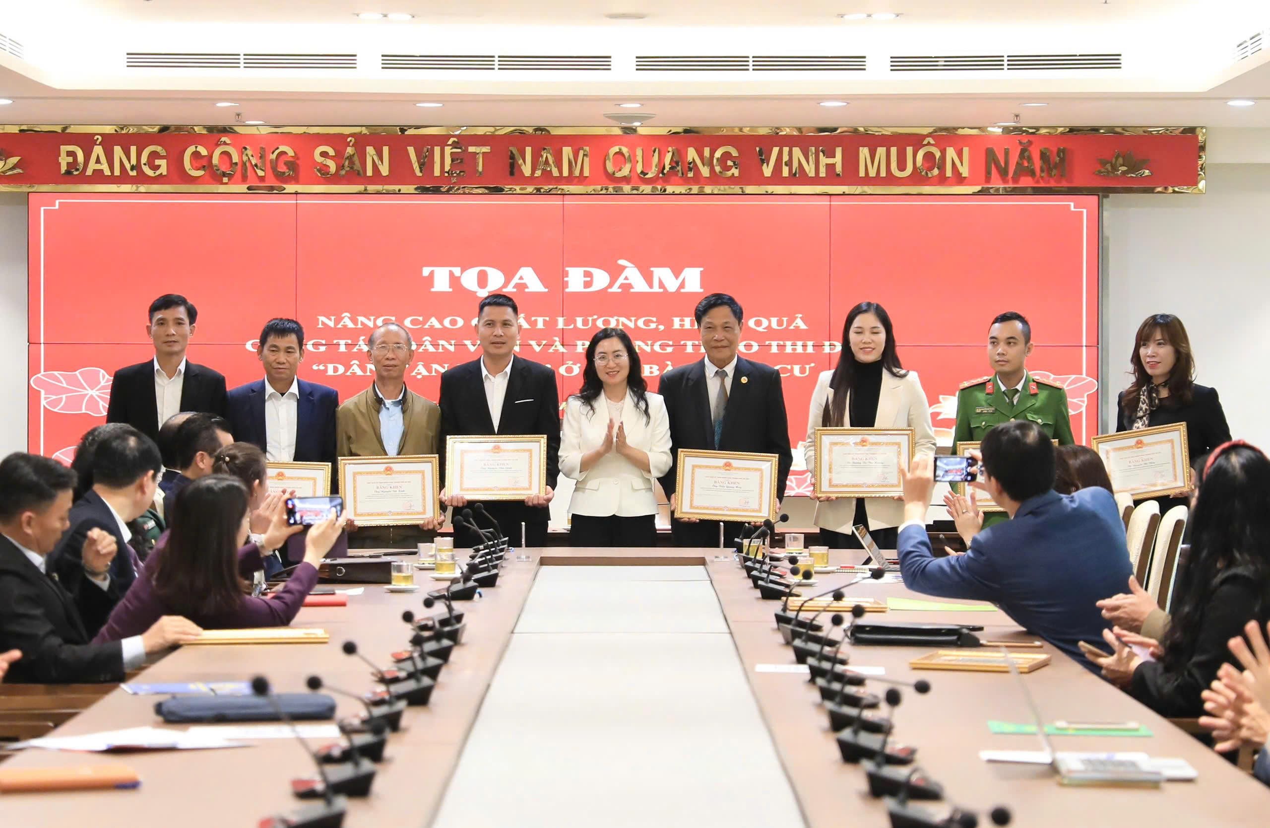 Nâng cao chất lượng, hiệu quả công tác dân vận góp phần thực hiện thắng lợi Nghị quyết Đại hội XVIII Đảng bộ thành phố Hà Nội Nâng cao chất lượng, hiệu quả công tác dân vận góp phần thực hiện thắng lợi Nghị quyết Đại hội XVIII Đảng bộ thành phố Hà Nội