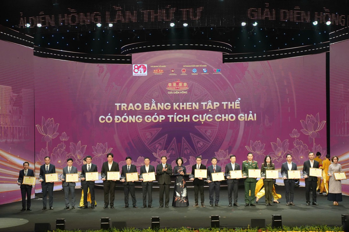 Báo Lao động Thủ đô đoạt giải Khuyến khích Giải Diên Hồng lần thứ tư Báo Lao động Thủ đô đoạt giải Khuyến khích Giải Diên Hồng lần thứ tư