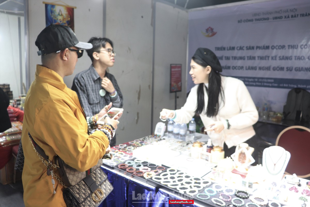 Lan tỏa giá trị OCOP, làng nghề Hà Nội từ Triển lãm tại Bát Tràng Lan tỏa giá trị OCOP, làng nghề Hà Nội từ Triển lãm tại Bát Tràng