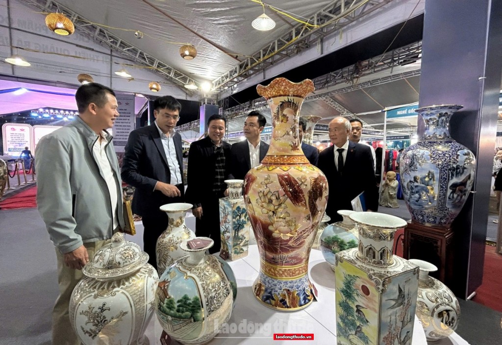 Lan tỏa giá trị OCOP, làng nghề Hà Nội từ Triển lãm tại Bát Tràng