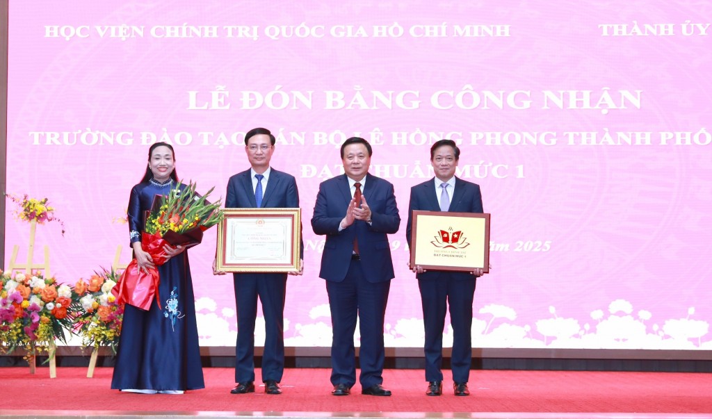 Trường Đào tạo cán bộ Lê Hồng Phong thành phố Hà Nội được công nhận đạt chuẩn mức 1