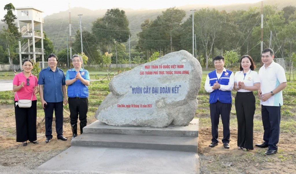 Chuỗi hoạt động ý nghĩa của Cụm thi đua Ủy ban MTTQ Việt Nam các thành phố trực thuộc Trung ương tại Côn Đảo