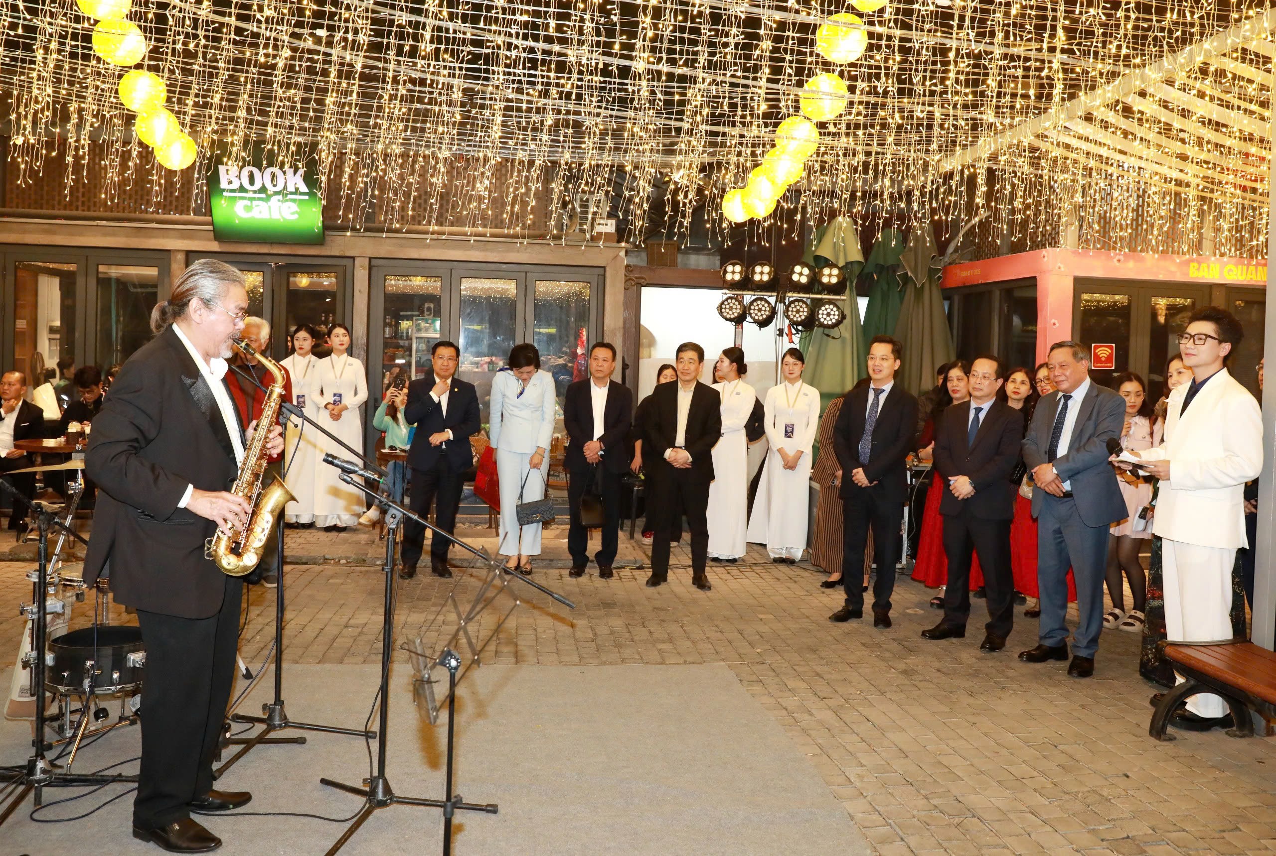 Khai mạc chuỗi hoạt động 