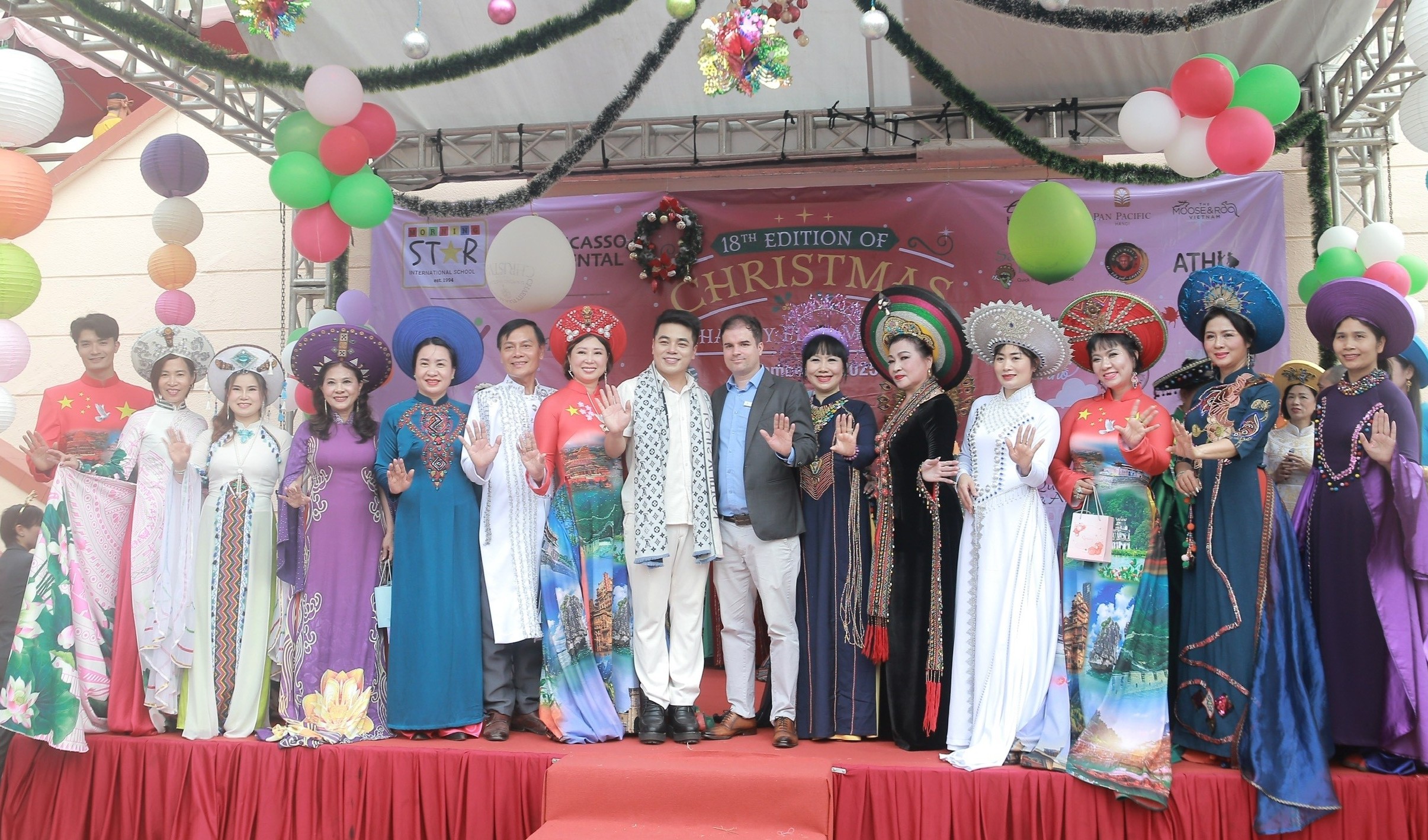 Công ty Hoàng Viên Quảng Bá chia sẻ niềm vui và tinh thần cộng đồng trong hội chợ từ thiện Giáng Sinh