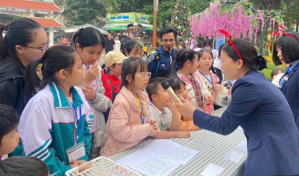 Vườn thú Hà Nội lan tỏa thông điệp bảo tồn qua chuỗi hoạt động đón Noel và Tết Dương lịch