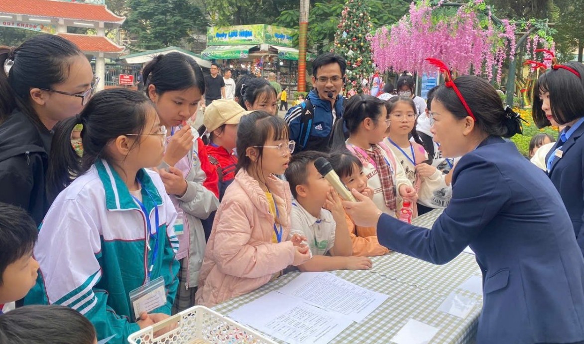 Vườn thú Hà Nội lan tỏa thông điệp bảo tồn qua chuỗi hoạt động đón Noel và Tết Dương lịch