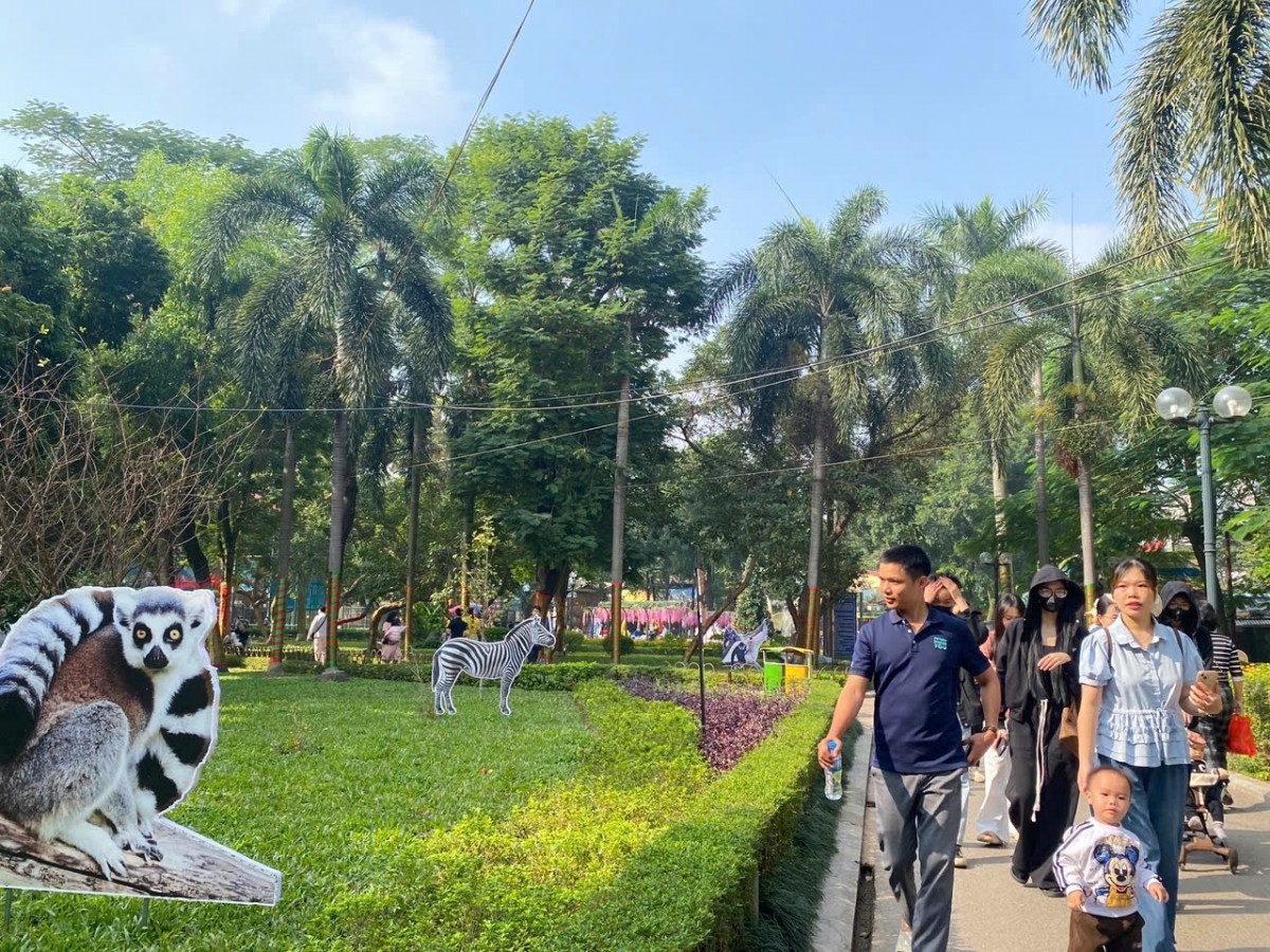 Rộn ràng các trải nghiệm dịp Noel - Tết Dương lịch cho trẻ em tại Vườn thú Hà Nội
